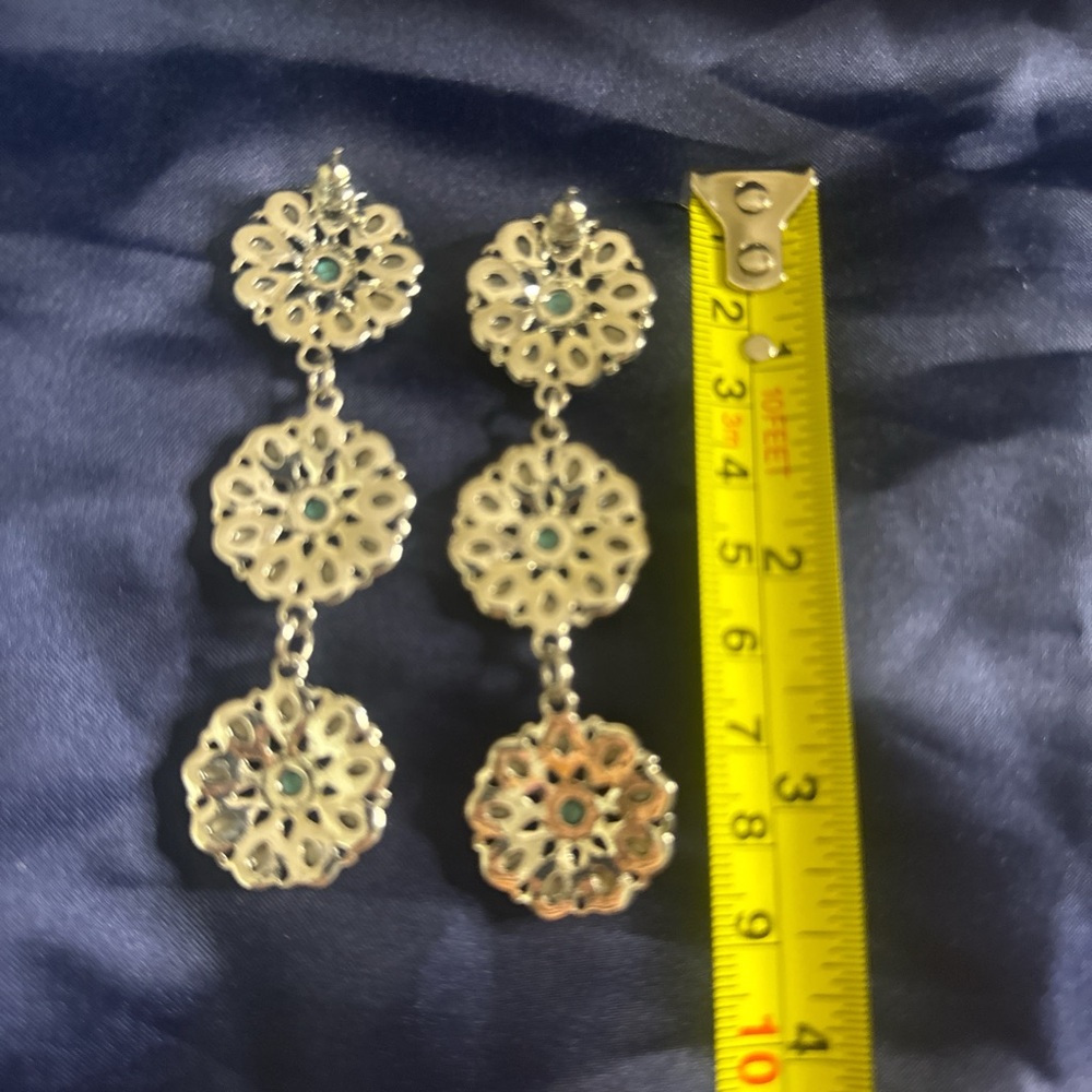 Earrings - Picture 4 of 4
